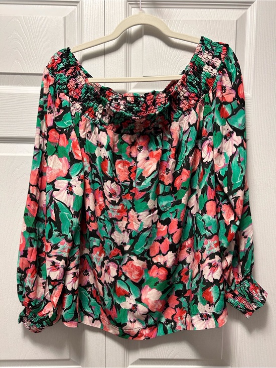 DG2 by Diane Gilman Tops - 💚 DG2 by Diane Gilman Green and Pink Floral Off-Shoulder Blouse